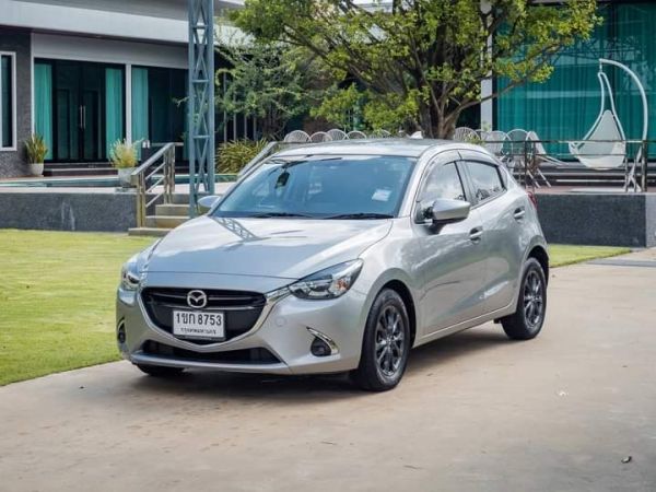 Mazda 2 1.3 High AT. สีเทา ปี 2020